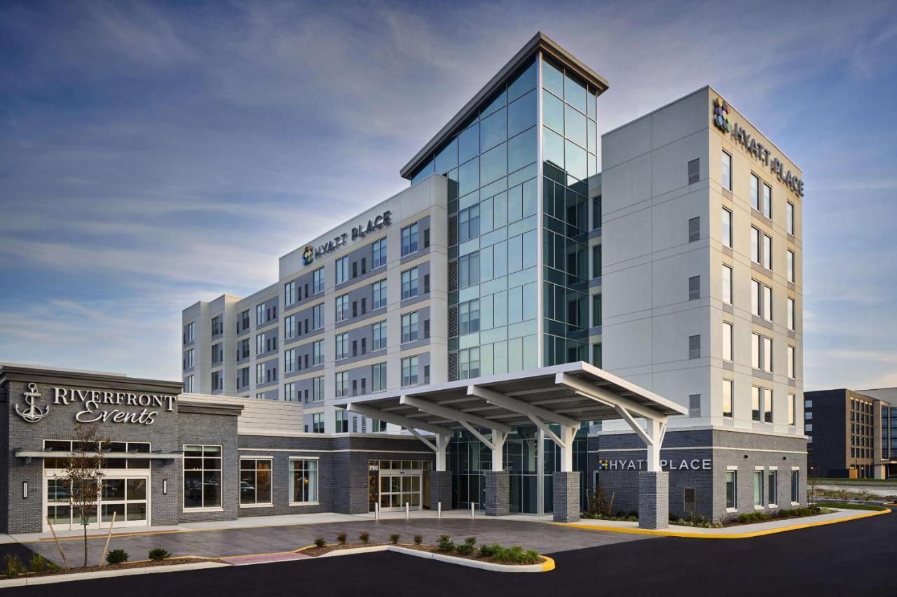 Hyatt Place Wilmington Riverfront Hotel Exterior photo