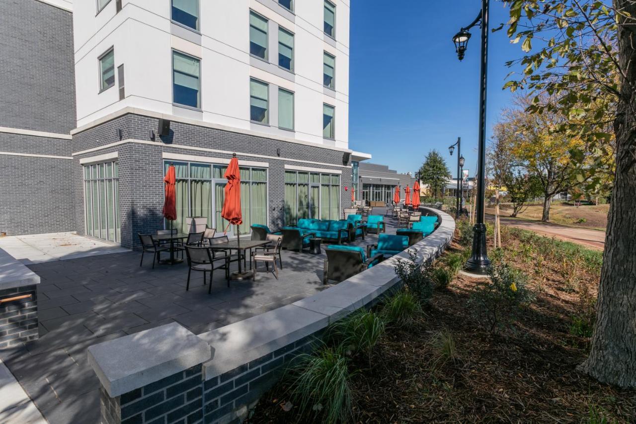 Hyatt Place Wilmington Riverfront Hotel Exterior photo